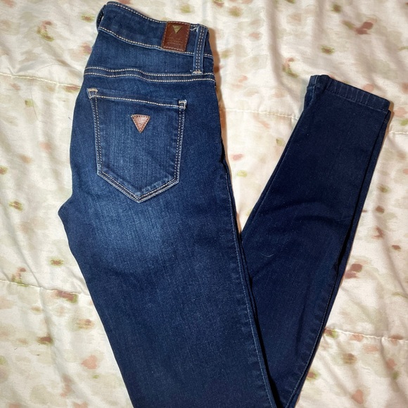 GUESS Power Skinny Low Jeans: Kent Wash - Picture 2 of 3